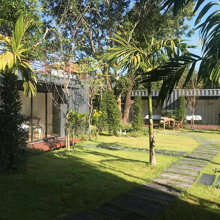Hiddenbox Hotel Након Найок Екстериор снимка